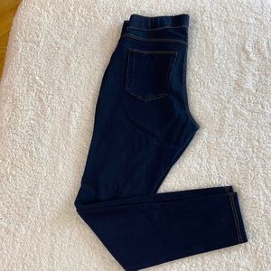 NWOT Hue Dark Wash Super Skinny Jeggings size M/L
